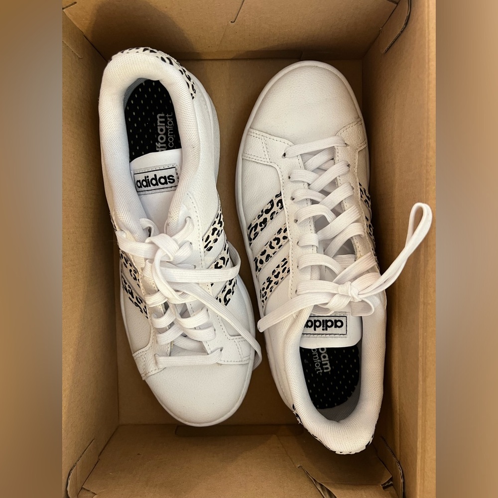Adidas Grand Court Sneakers